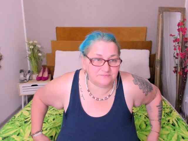 SweetBoobsM webcam
