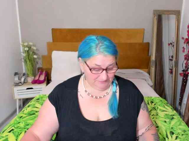 SweetBoobsM webcam