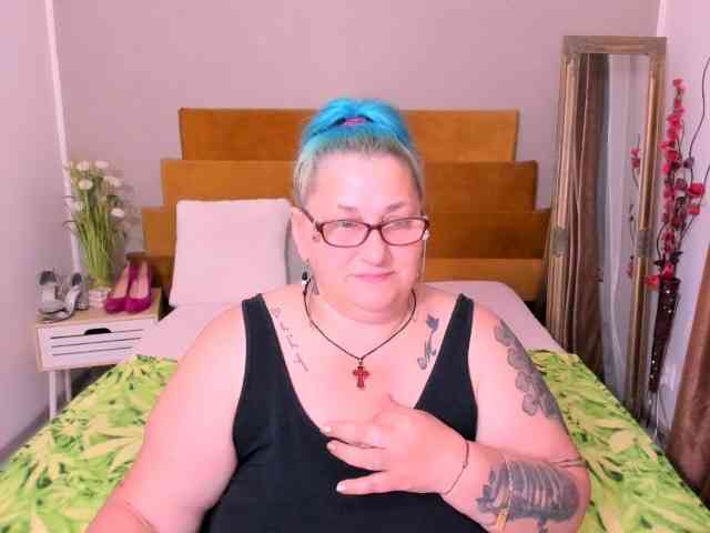 SweetBoobsM webcam