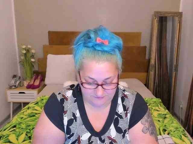 SweetBoobsM webcam