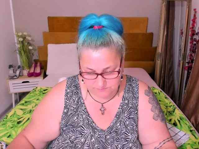 SweetBoobsM webcam
