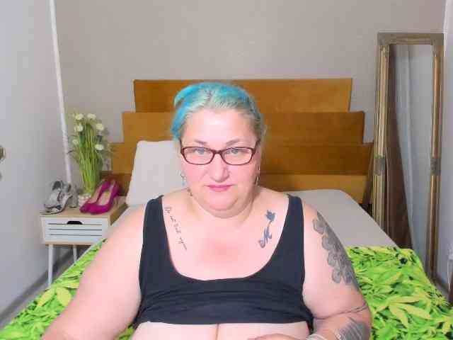 SweetBoobsM webcam