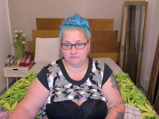 SweetBoobsM webcam
