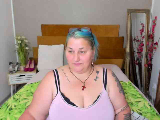 SweetBoobsM webcam