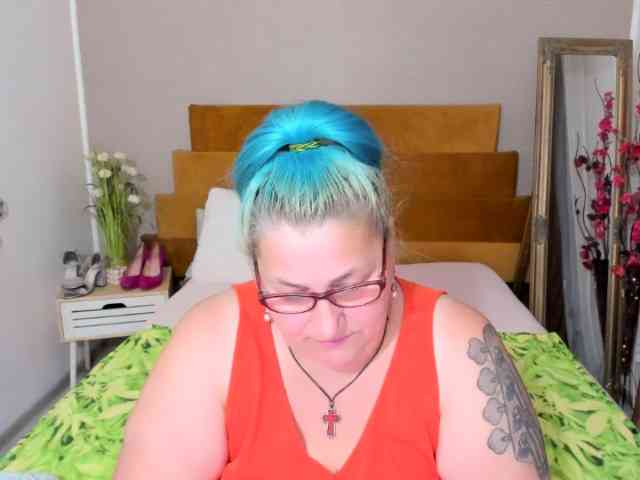 SweetBoobsM webcam