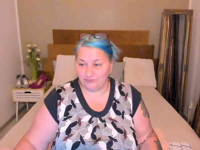 SweetBoobsM webcam