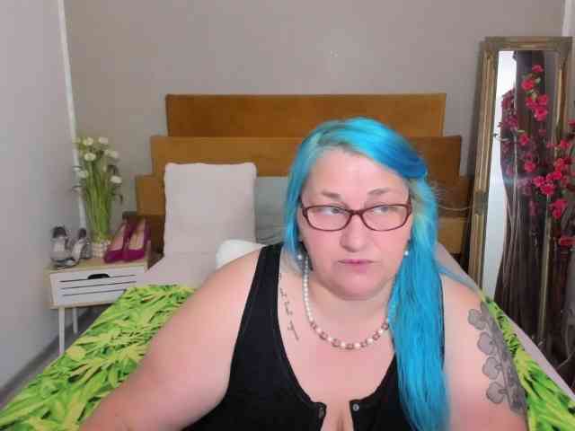SweetBoobsM webcam