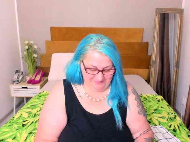 SweetBoobsM webcam
