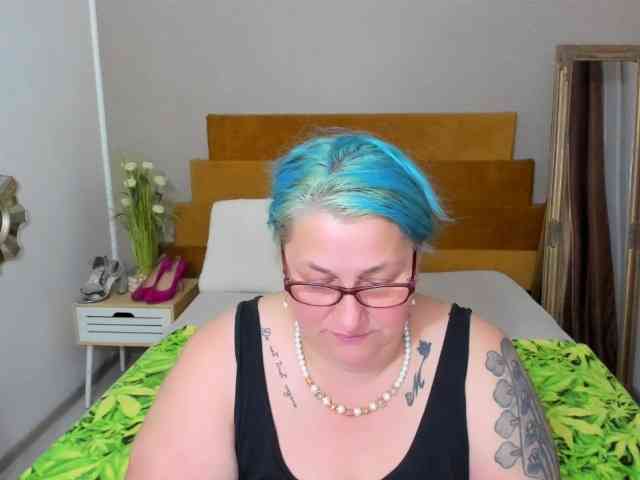 SweetBoobsM webcam