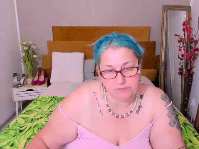 SweetBoobsM webcam