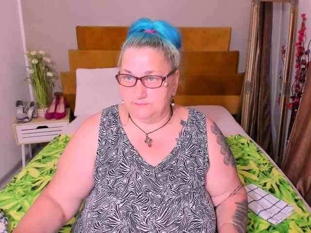 SweetBoobsM webcam