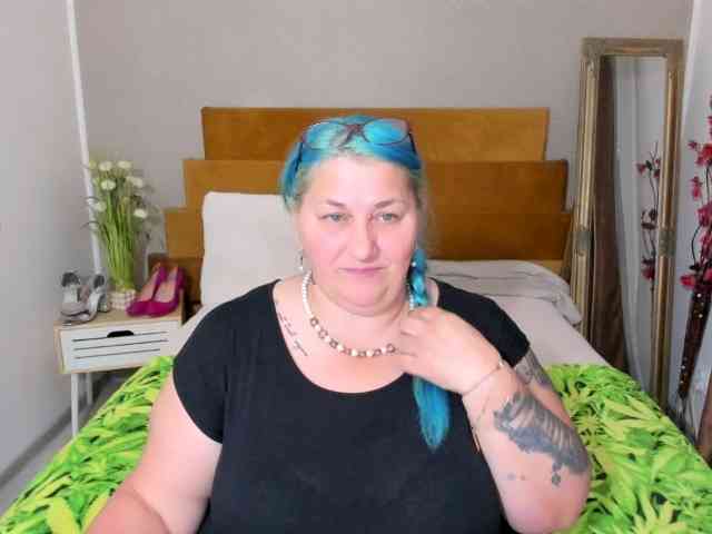 SweetBoobsM webcam