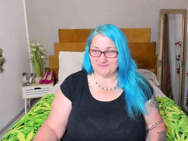 SweetBoobsM webcam
