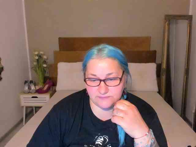 SweetBoobsM webcam