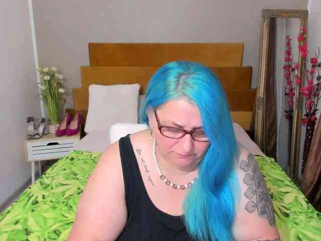SweetBoobsM webcam