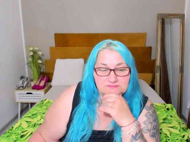 SweetBoobsM webcam