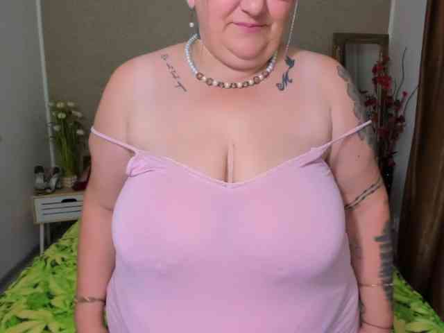 SweetBoobsM webcam