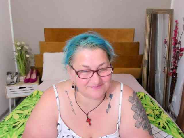 SweetBoobsM webcam