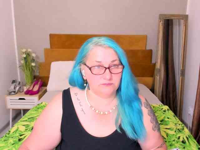 SweetBoobsM webcam