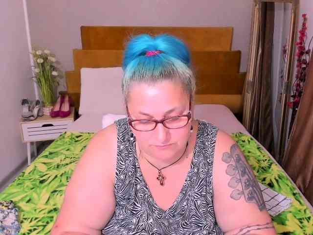 SweetBoobsM webcam