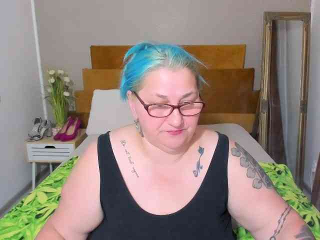 SweetBoobsM webcam