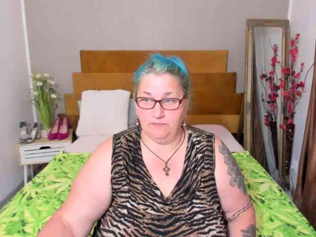 SweetBoobsM webcam