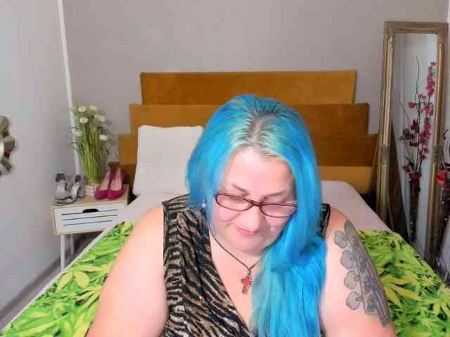 SweetBoobsM webcam
