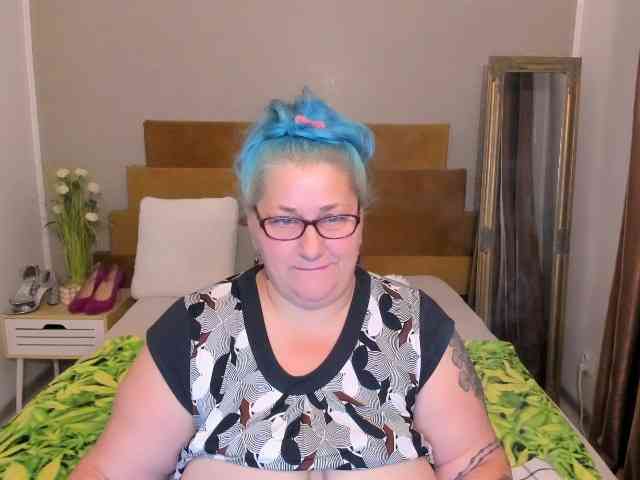 SweetBoobsM webcam