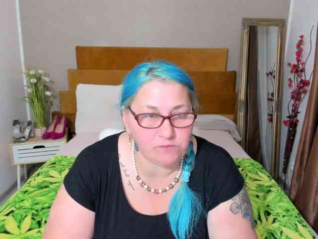 SweetBoobsM webcam