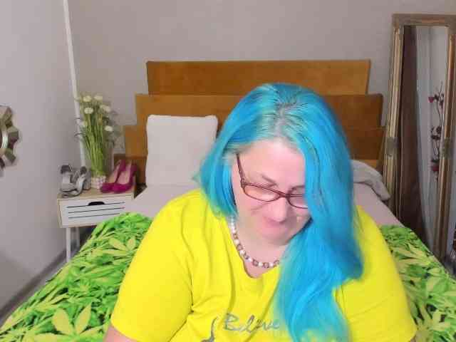 SweetBoobsM webcam