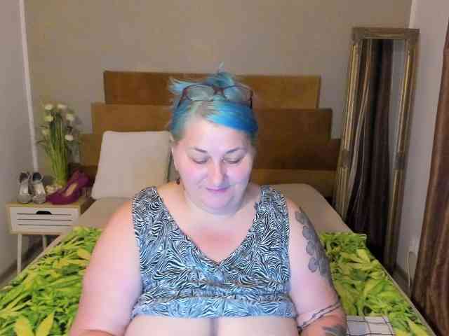 SweetBoobsM webcam