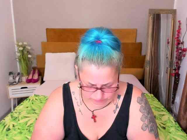 SweetBoobsM webcam