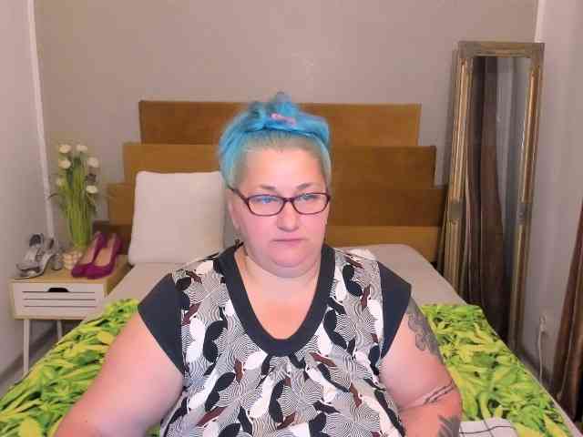 SweetBoobsM webcam