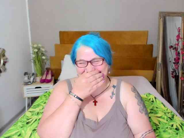 SweetBoobsM webcam