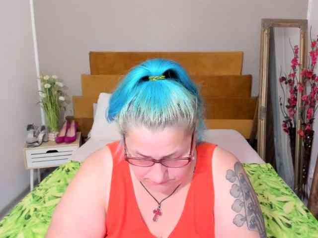 SweetBoobsM webcam