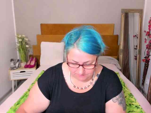 SweetBoobsM webcam
