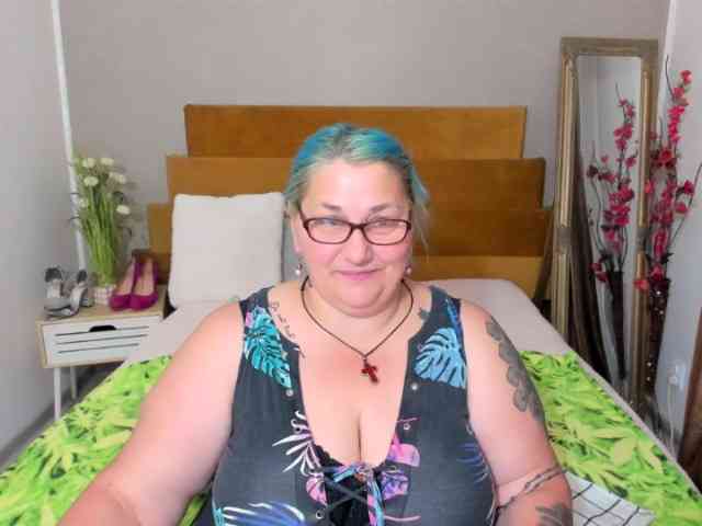 SweetBoobsM webcam