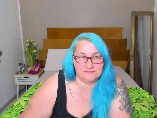 SweetBoobsM webcam