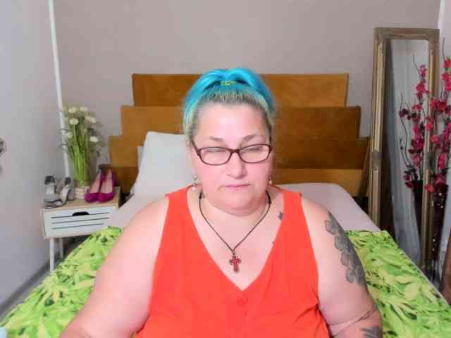 SweetBoobsM webcam