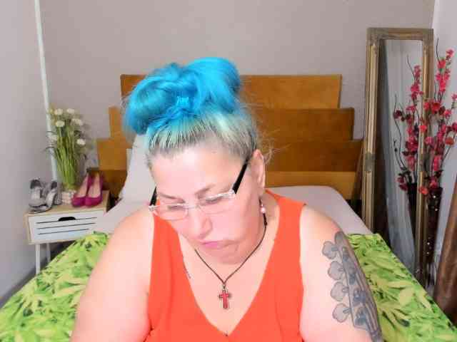 SweetBoobsM webcam
