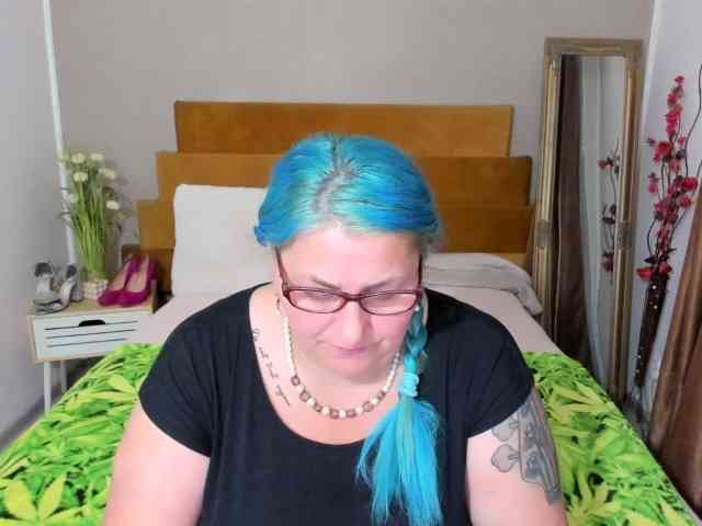 SweetBoobsM webcam
