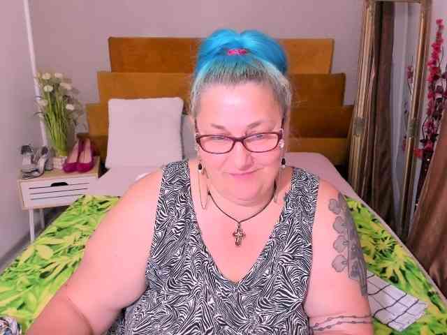 SweetBoobsM webcam