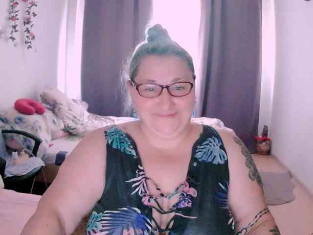 SweetBoobsM webcam