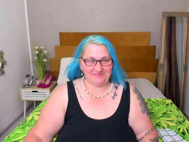 SweetBoobsM webcam