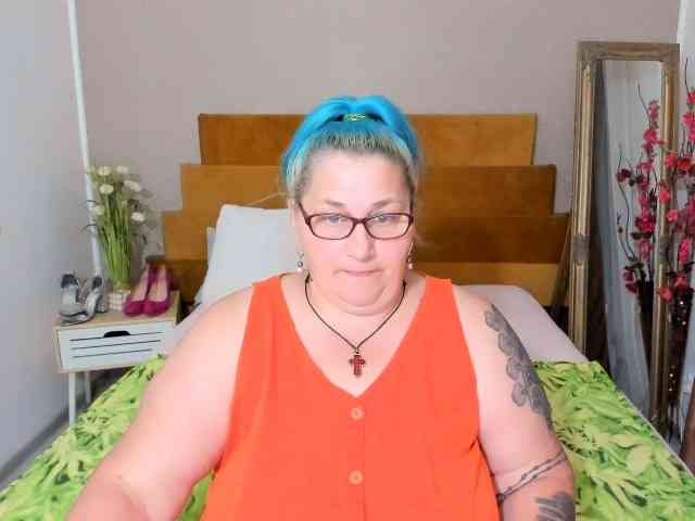 SweetBoobsM webcam