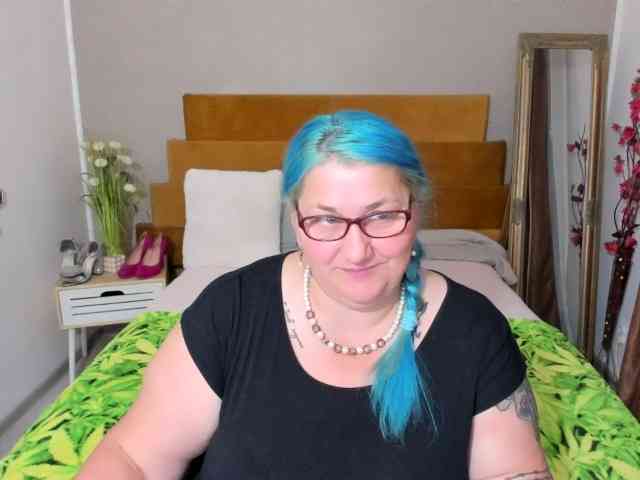 SweetBoobsM webcam