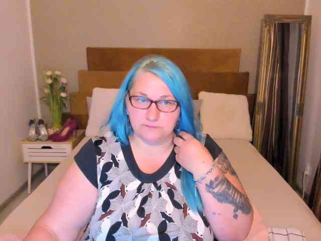 SweetBoobsM webcam