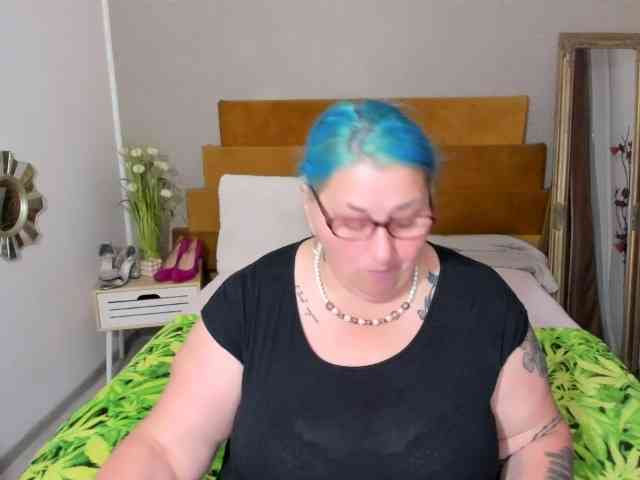 SweetBoobsM webcam