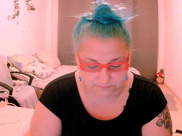 SweetBoobsM webcam