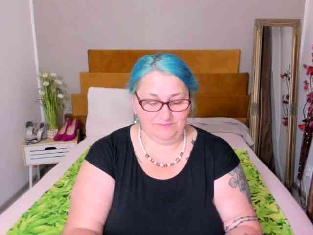 SweetBoobsM webcam